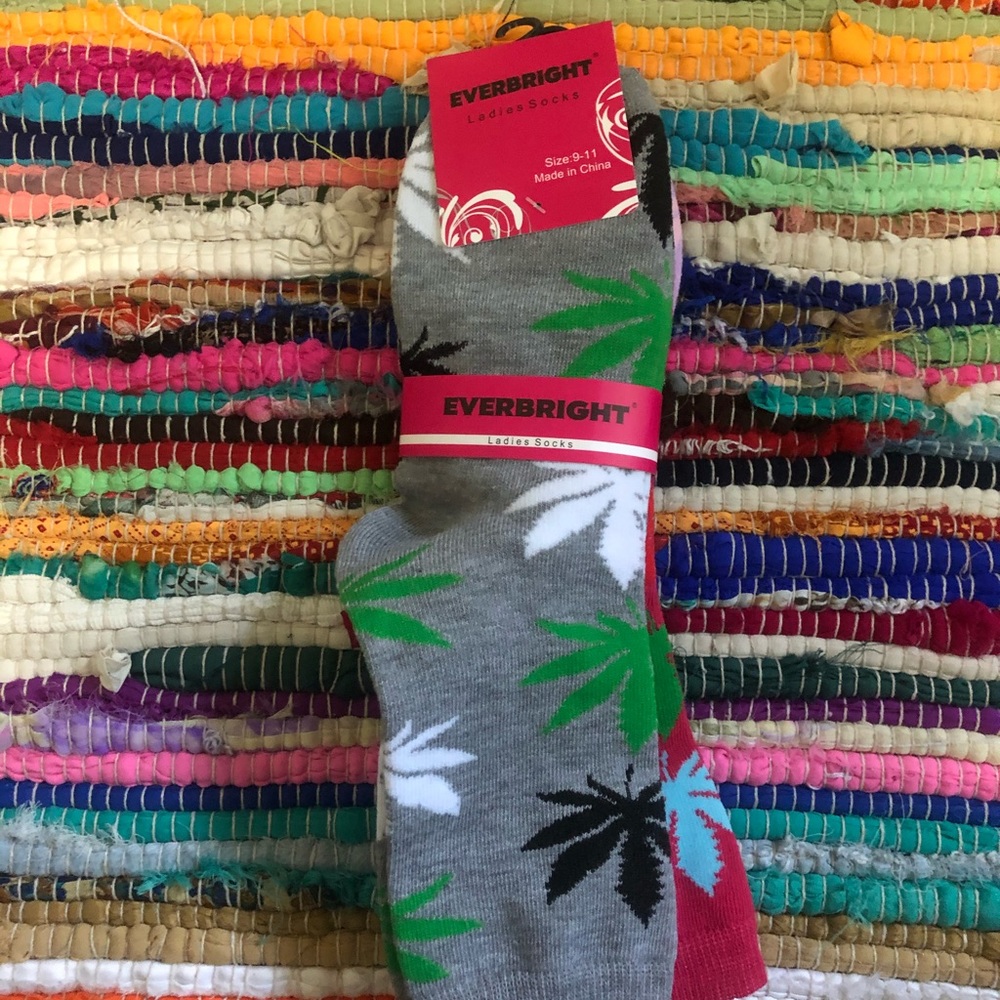 Weed socks - Picture 3 of 4